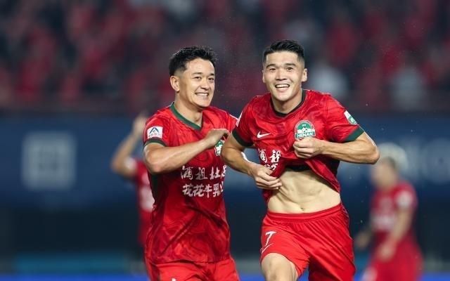 【中超】鐘義浩費(fèi)利佩建功河南2比0送國安連敗